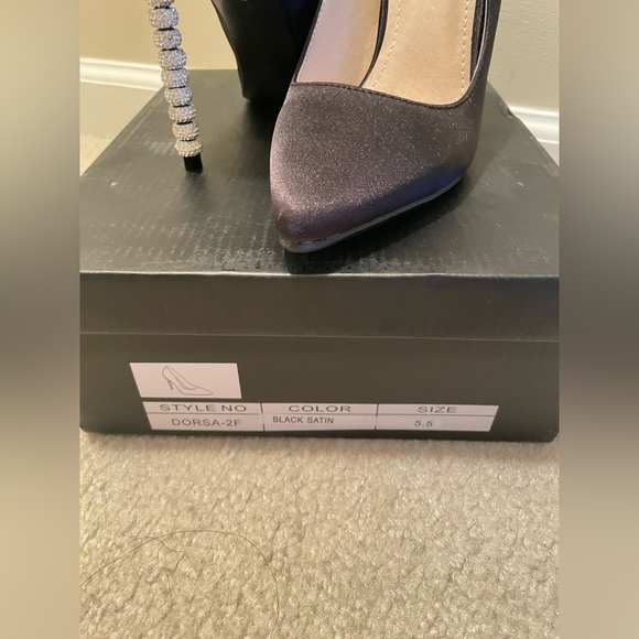 Heels - Picture 3 of 3